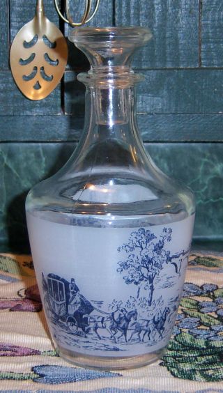 50 ' S Vintage Decanter White/blue Colonial Style,  Horse,  Carriage,  Boat,  Landscape photo