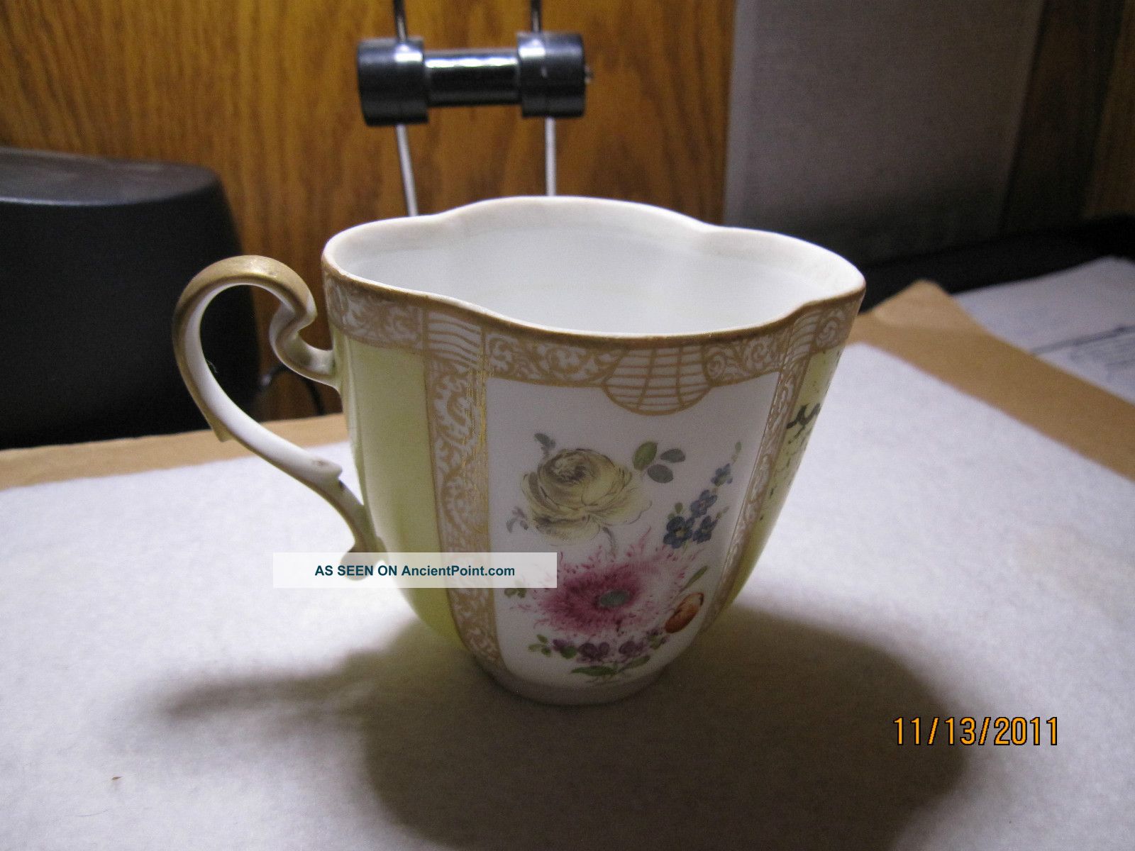 Tea Cup,  Delicate And Vintage Cups & Saucers photo