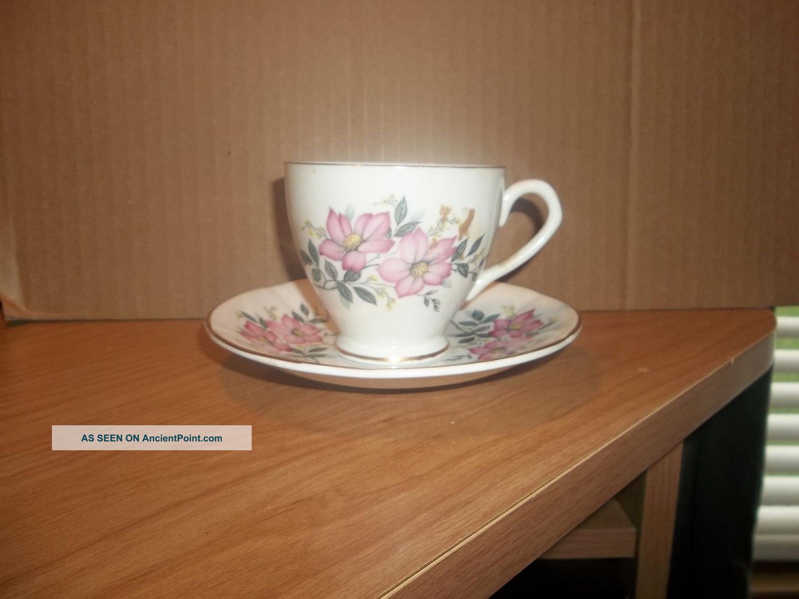 Eligabethan Fine Bone China By Taylor &kent England Cup & Saucer Cups & Saucers photo