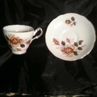 Regency English Bone China Tea Cup And Saucer Yellow Roses Gold Rim & Trim photo