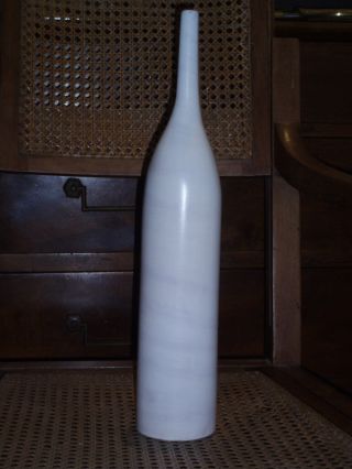 Georges Jouve Decentred Collar Large Bottle photo