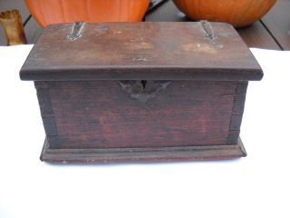 Rare Miniature Early 19th C Salesman ' S Sample Blanket Chest Spear Snipe Hinges photo