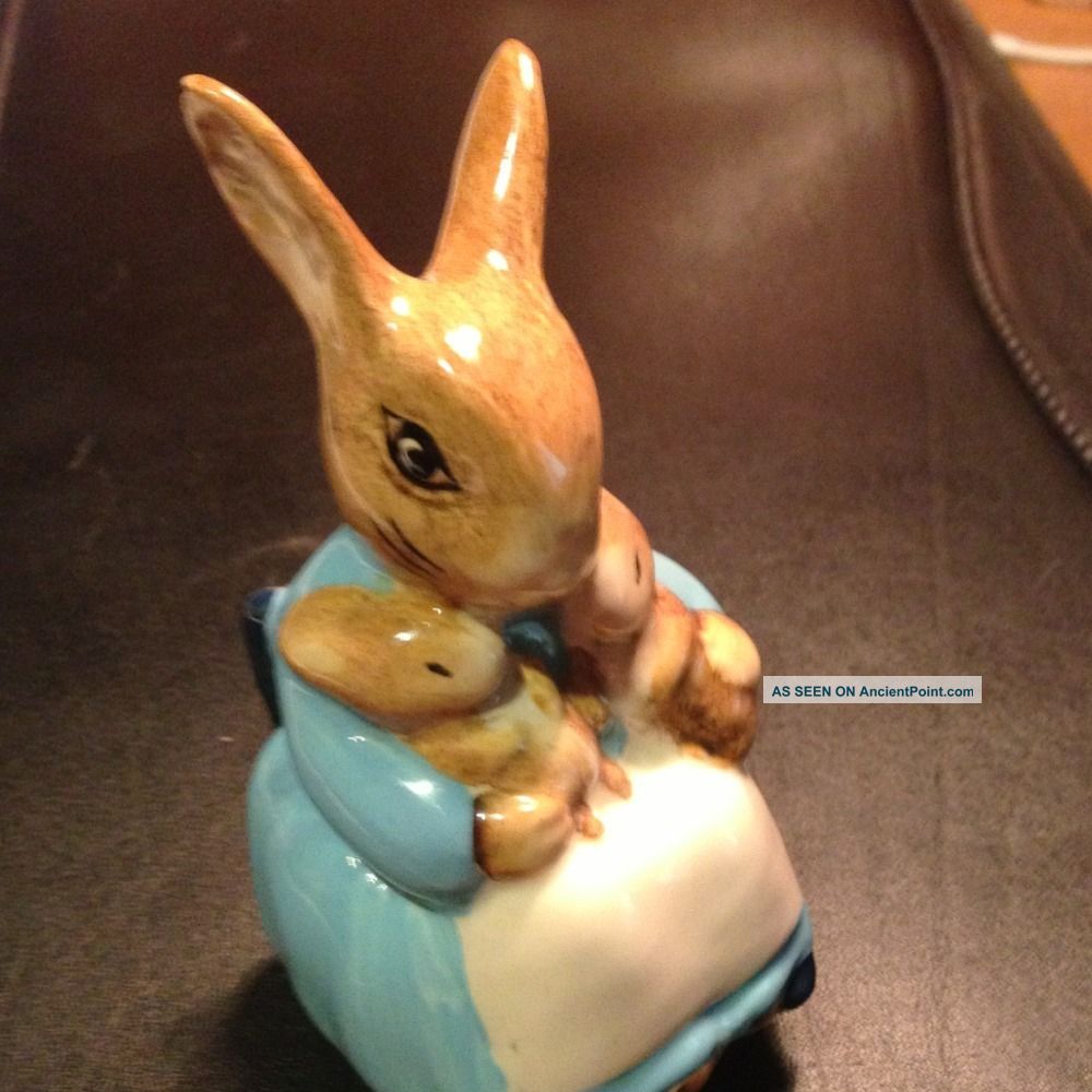 Beswick Beatrix Potters Mrs.  Rabbit & Bunnies 1976 F.  Warne & Co.  Ltd.  England Figurines photo