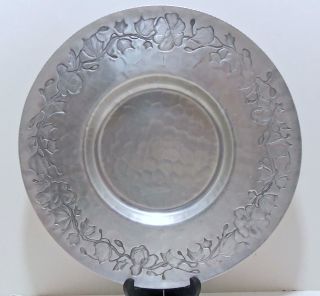 Hand Forged Everlast Metal Round Aluminum Tray/platter,  Etched Floral 13.  5 
