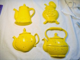 4 Vintage Cast Iron Sexton 1967 Usa 1505 Yellow Teapots Stove Metal Wall Decor photo