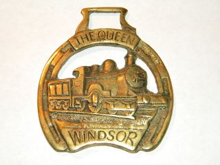 Horse Harness Brass Queen Windsor Medallion Train Horseshoe Gos On Leather Strap photo