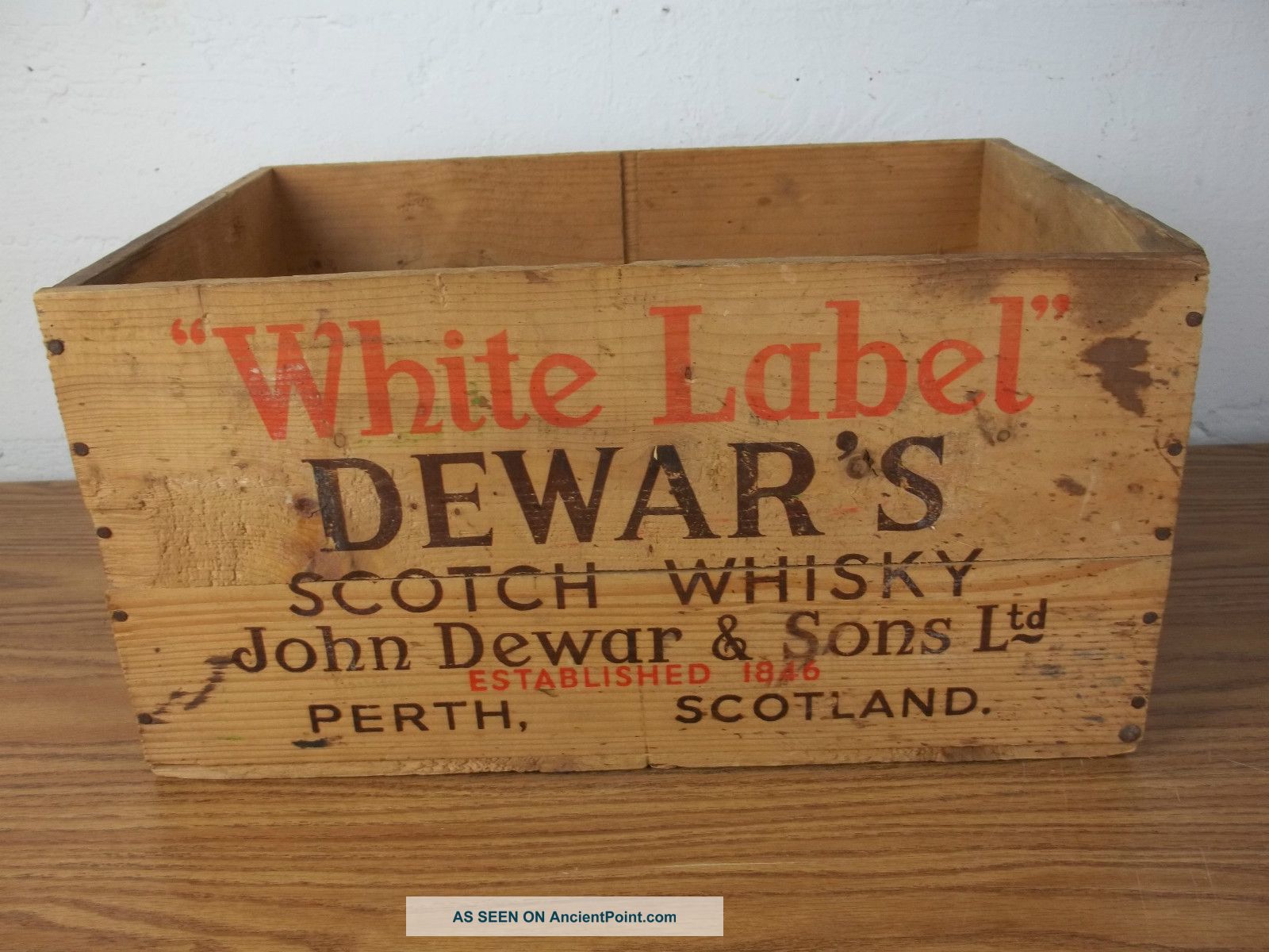 Dewars White Label Scotch Whiskey Vintage Wood Crate Mancave Bar