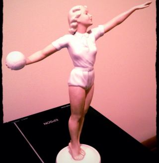 Stunning Schaubach Kunst Volleyball Girl Figurine photo