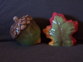Holiday,  Fall,  Or Thanksgiving Ceramic Salt And Pepper Shaker Set photo