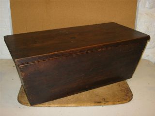 A Very Rare 18th C New England Canted Dough Box In Best Attic Surface photo