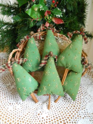 6 Primitive Folk Art Christmas Trees Ornies / Bowl Fillers Christmas photo