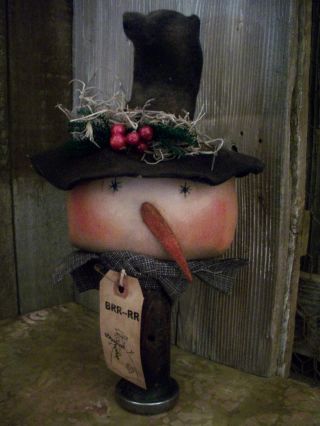 Primitive Top Hat Snowman Head == Bobbin ==12 X 7 In.  == photo