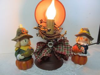 Primitive Country Accent Lamp With Silicone Bulb photo