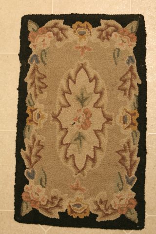 Antique Vintage Folk Art Primitive Hooked Rug Floral Pattern Philadelphia,  Pa photo