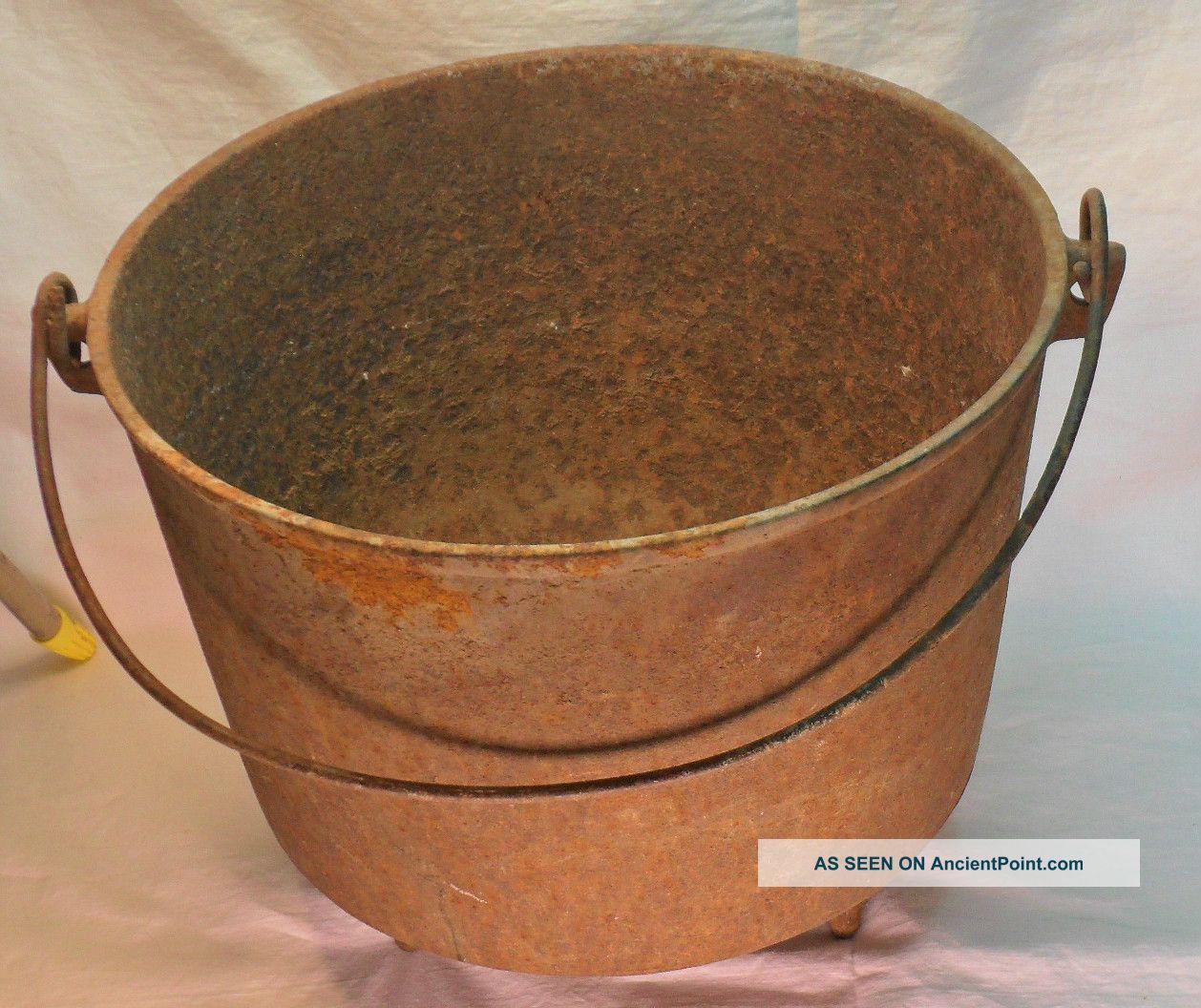 Antique Favorite Piqua Ware 8 Footed Iron Kettle Pot Cauldron Stew Cooking Primitives photo