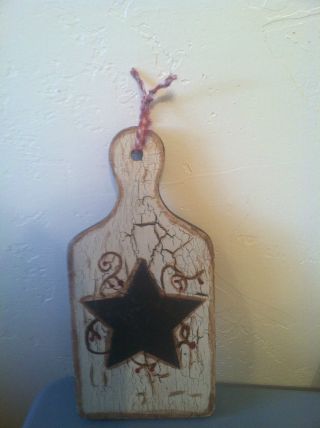 Primitive,  Americana,  Country,  Crackled Cutting Board Decor With Star And Vines photo