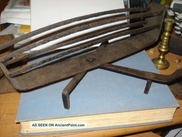 18th Century American Hand Forged Iron Swiveling Toaster Great Shape 12 Inch Primitives photo