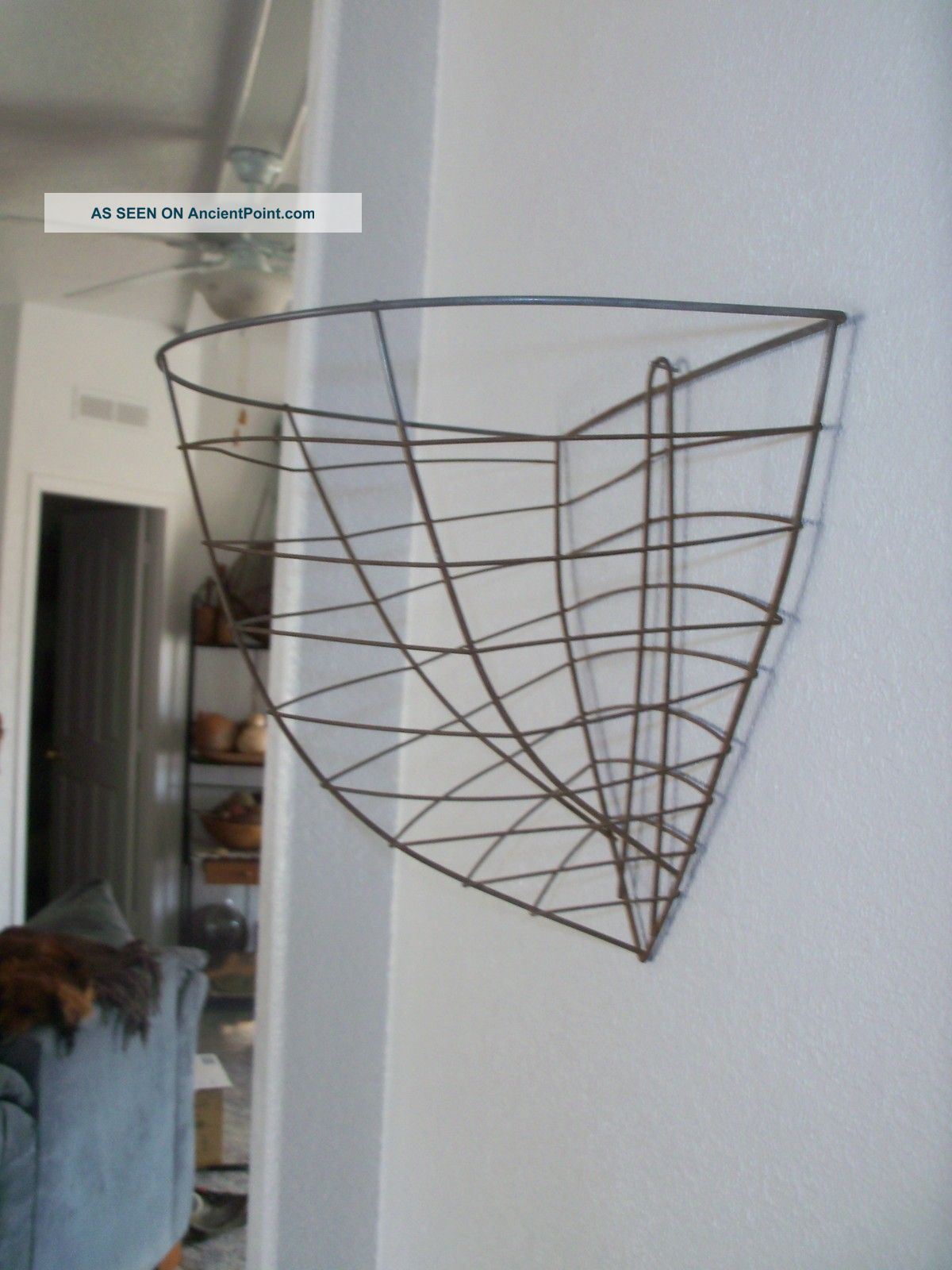 Antique Wire Wall Basket - Full Size Primitives photo