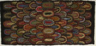 Hand Hooked Rug Primitive Clam Shell Rug photo
