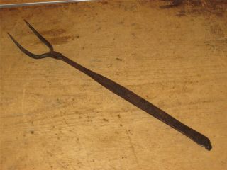 Long Handle 18th C Wrought Iron Two Tine Tasting Fork In Old Surface photo