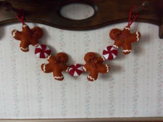 Primitive Penny Rug Garland Christmas Gingerbread & Peppermints Great Gift photo