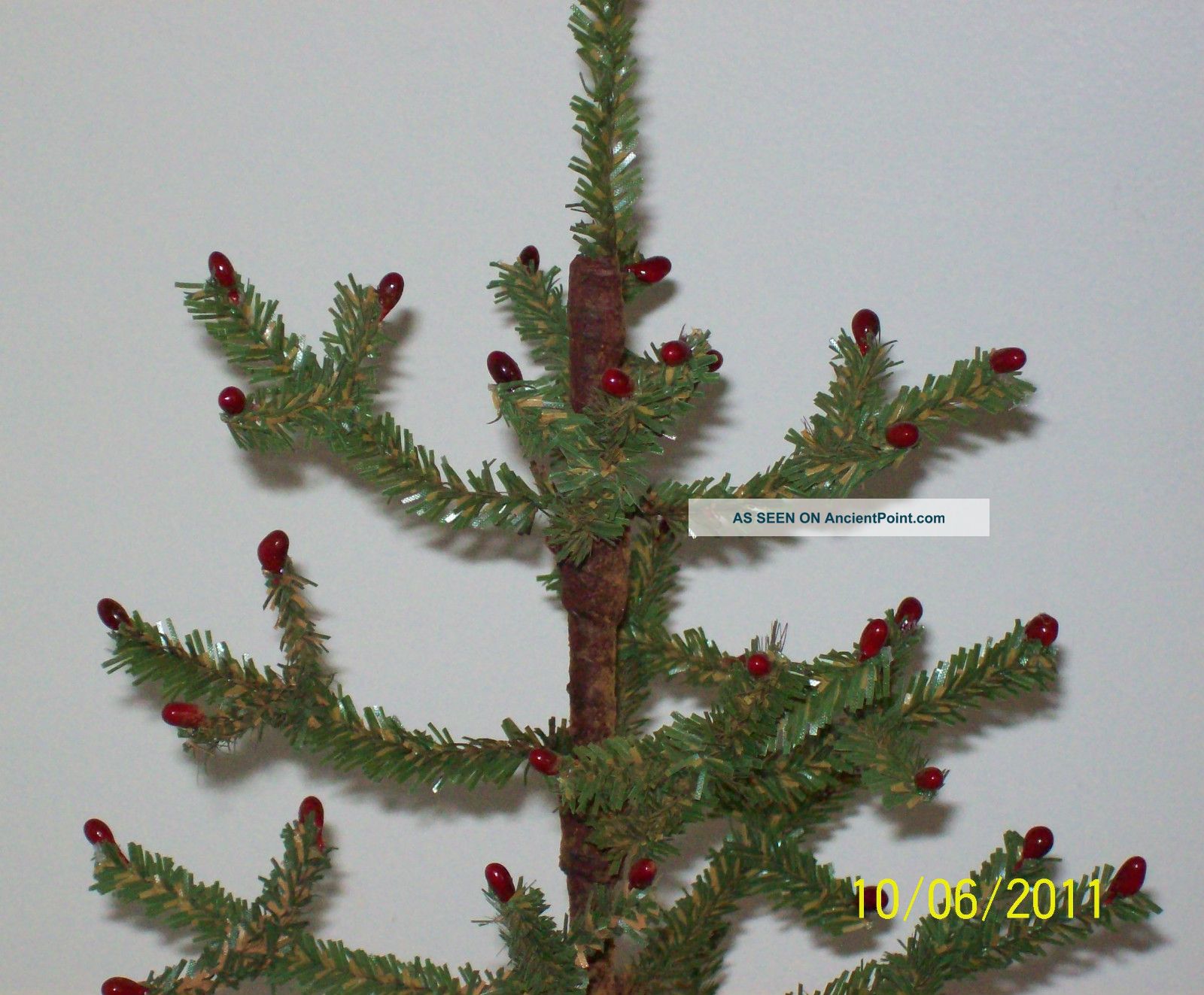 Primitive Christmas/winter Faux German Feather Twig Tree With Red Pip Berries Primitives photo