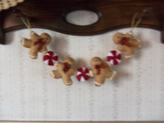 Prim Penny Rug Garland Christmas Grubby Gingerbread & Peppermints Great Gift photo