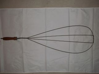 Vintage Rug Beater Carpet Duster Metal Wire Wood Handle 31 ¼ ” Length photo