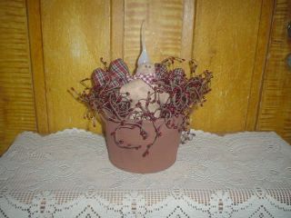 Primitive Bucket Grubby G.  Bread Man Hearts Berries Candle Lamp photo