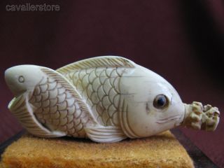 Chinese Rare Material Carve Carp / Fish Shape Snuff Bottle photo