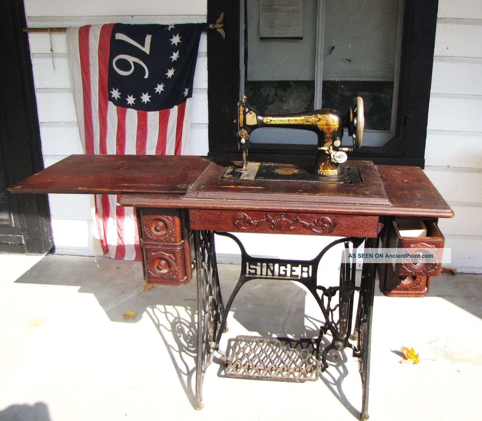 Antique 1908 Singer Treadle Sewing Machine With 5 Drawer Ornate Desk & Extras Sewing Machines photo