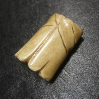 H224: Real Old Japanese Cultural Netsuke With Carving In The Edo Period photo