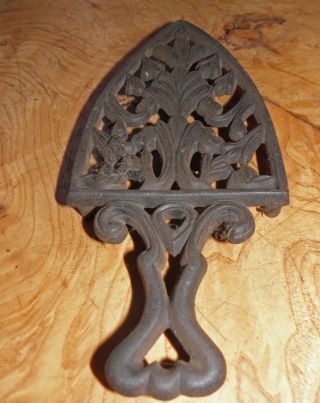 Vintage Trivet Maine Collection Cast Iron Footed Lovely Fancy Design 3 photo