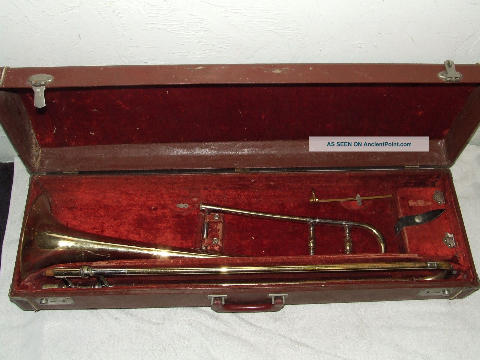 Antique King Cleveland Superior Brass Trombone,  H.  N.  White Co.  King 28 Mouthpiece Brass photo