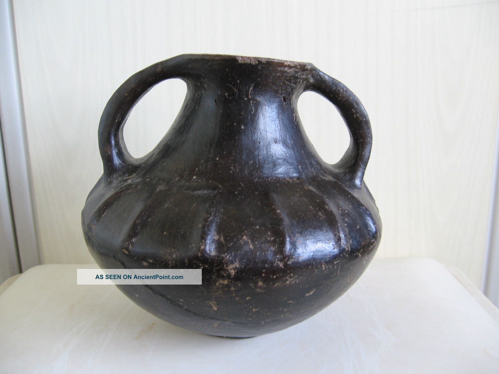 Pre Etruscan Villanovan Burnished Pottery Amphora,  C.  9th Cent.  Bc Roman photo