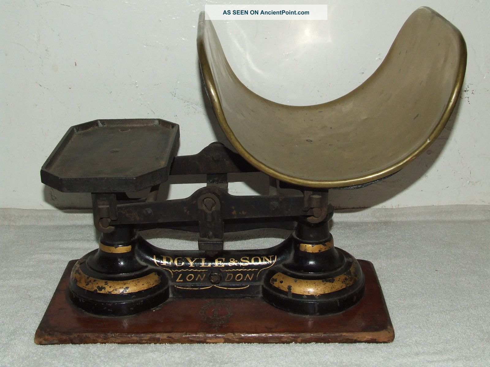 Antique 19th C.  Victorian Doyle & Son London Cast Iron Balance Scale W/brass Pan Scales photo