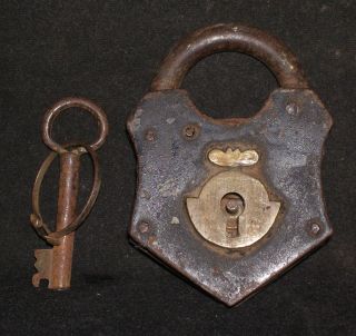 Antique Indian Brass And Iron Lock  Very Rare Collectible : photo