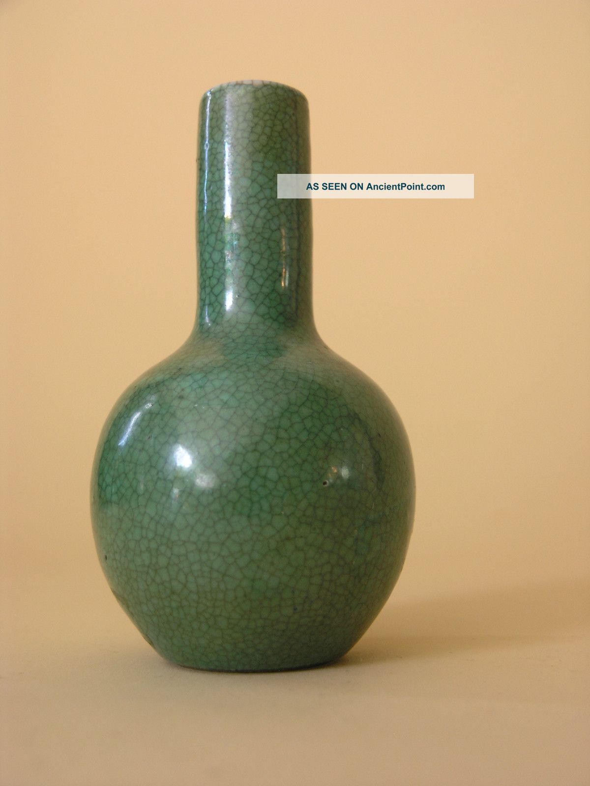 Old Estate Vase Green Chinese Monochrome Porcelain Bottle Jar Crackle Ware Glaze Vases photo