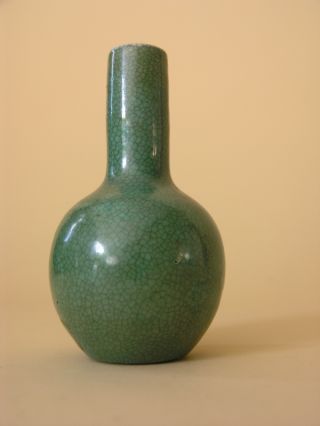 Old Estate Vase Green Chinese Monochrome Porcelain Bottle Jar Crackle Ware Glaze photo