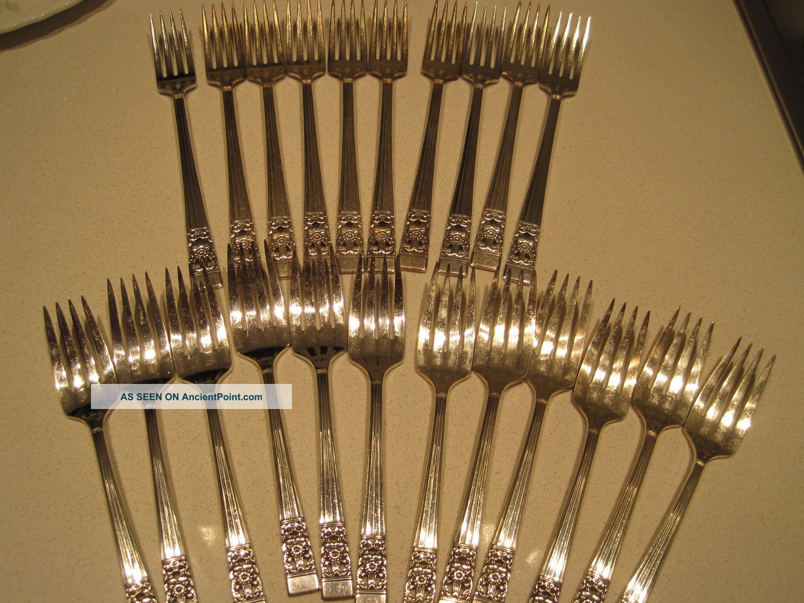 Coronation Aka Hampton Court 22 Pc Community Very Good Condition Oneida/Wm. A. Rogers photo