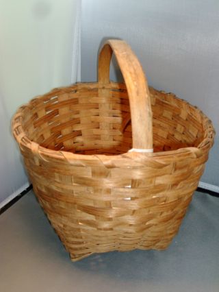 Antique 19th Century American Handmade Splint Basket For Eggs,  Fruit Or Sewing photo
