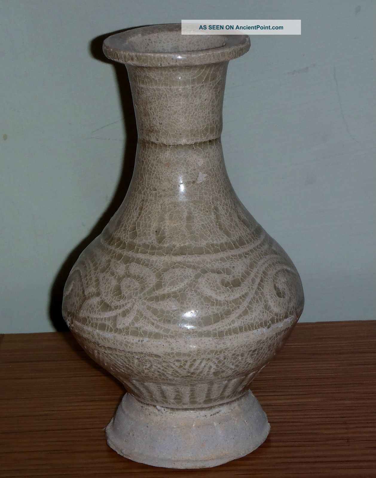 Song Dynasty Pale Celadon Glazed Pottery Vase With Incised Floral Decoration Vases photo