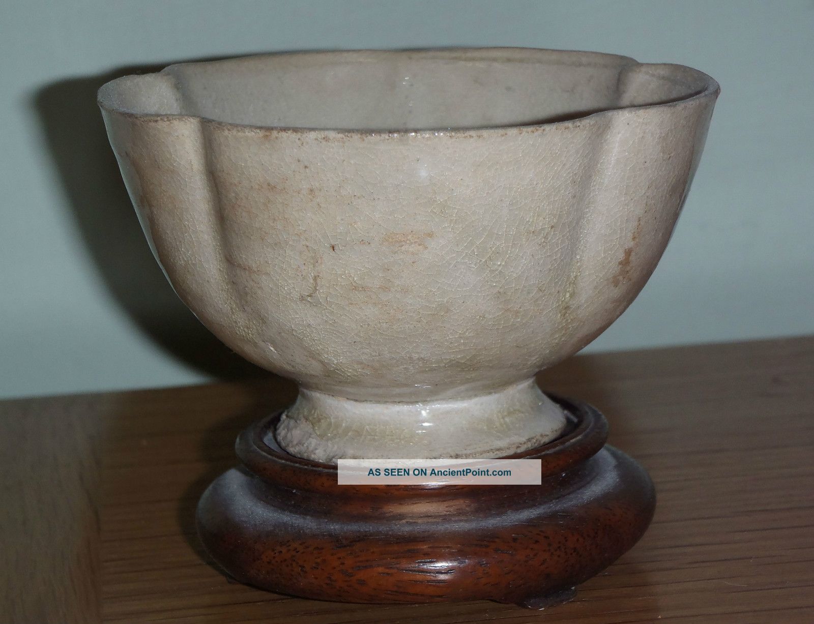 Song Dynasty Pale Celadon Glazed Porcelain Fluted Bowl With Incised Decoration Vases photo