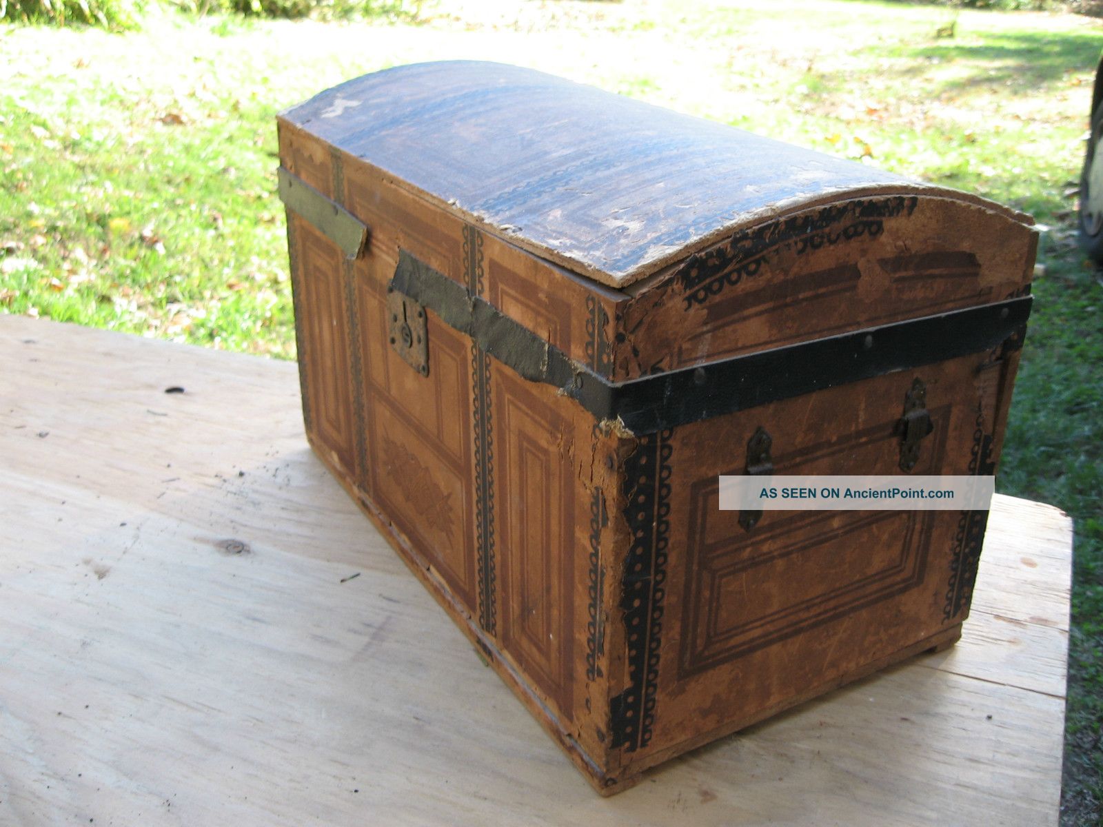 Antique Dome Top 1800s Trunk Stage Coach Chest Orig Condition Interior Tray 1800-1899 photo