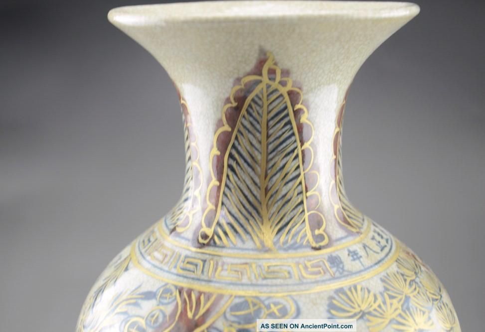 Delicate Antique Chinese History Ceramic General White Vase Vases photo