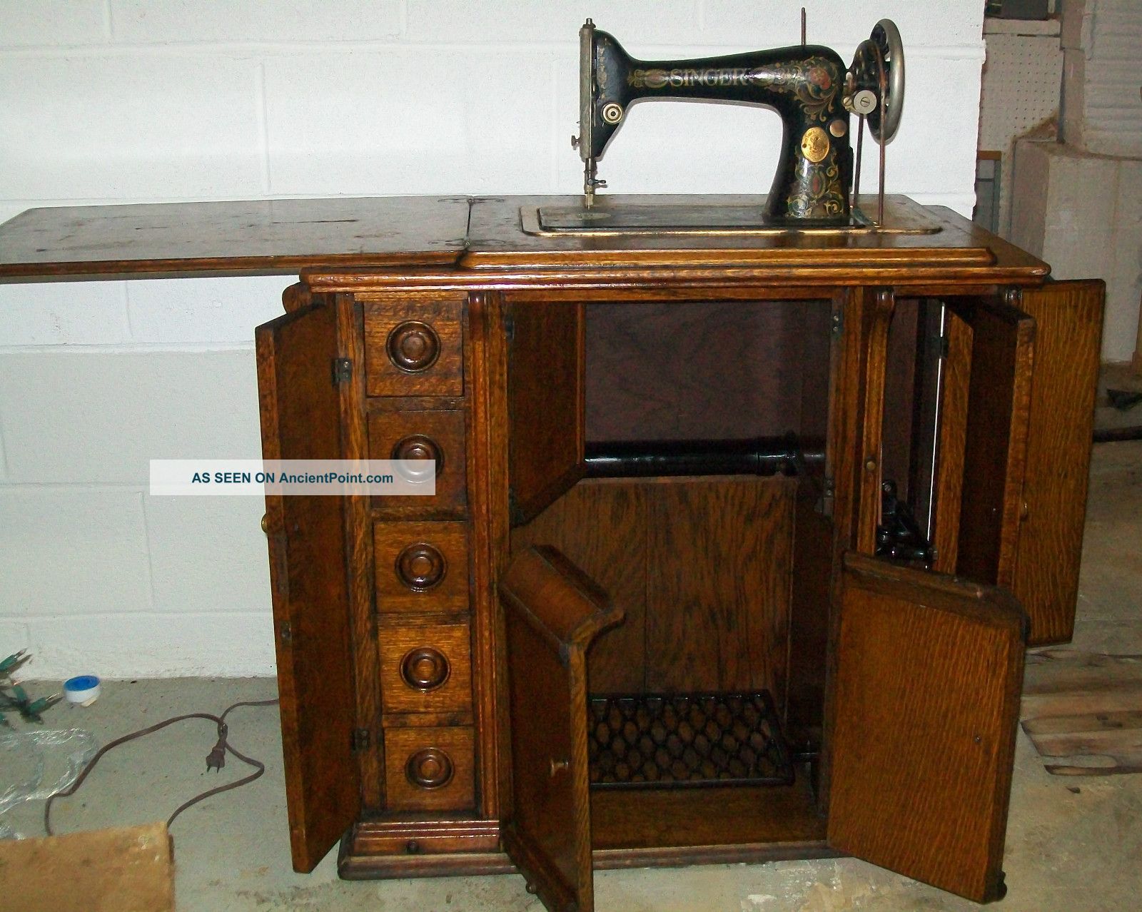 Old Singer Sewing Machine Cabinet Models