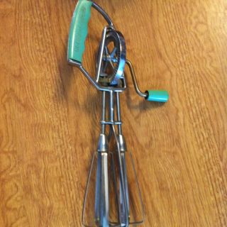 Antique Vintage Green Handle Maynard Eggbeater.  Made In The 1950 - 1960 ' S photo