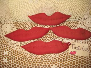 Primitive 4 Valentine Handmade Fabric Lips Ornies Bowl Fillers Gathering Decor photo