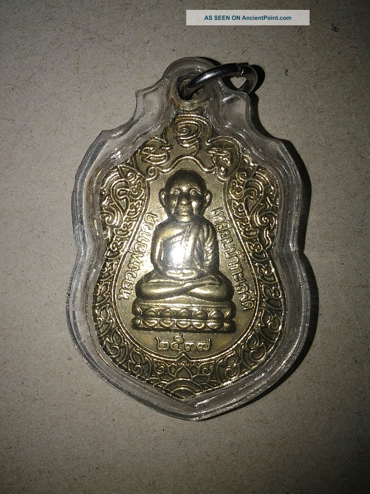 Phra Lp.  Tuod Wat.  Changhai Thai Buddha Amulet Pendent. Amulets photo