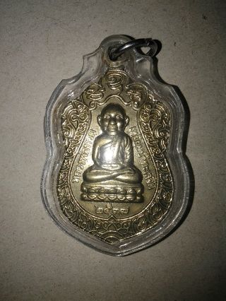 Phra Lp.  Tuod Wat.  Changhai Thai Buddha Amulet Pendent. photo